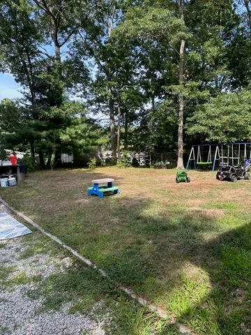 35 Scarlet Dr, Plymouth, MA 02360