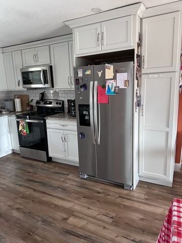 35 Scarlet Dr, Plymouth, MA 02360