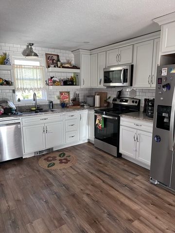 35 Scarlet Dr, Plymouth, MA 02360