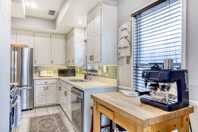 5425 Victor Street, Dallas, TX 75214