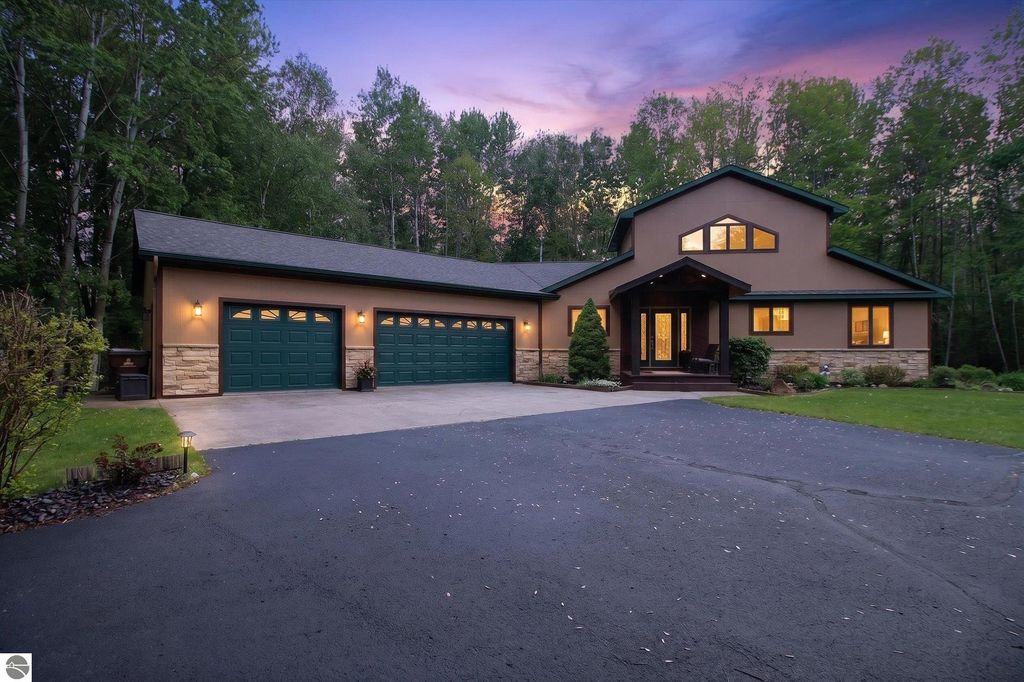 Image 1 of property listing at 104 N Andrea Lane, St Louis, MI 48880