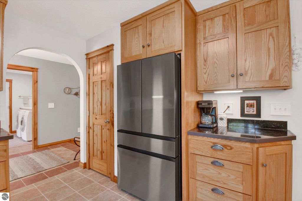 Image 10 of property listing at 104 N Andrea Lane, St Louis, MI 48880