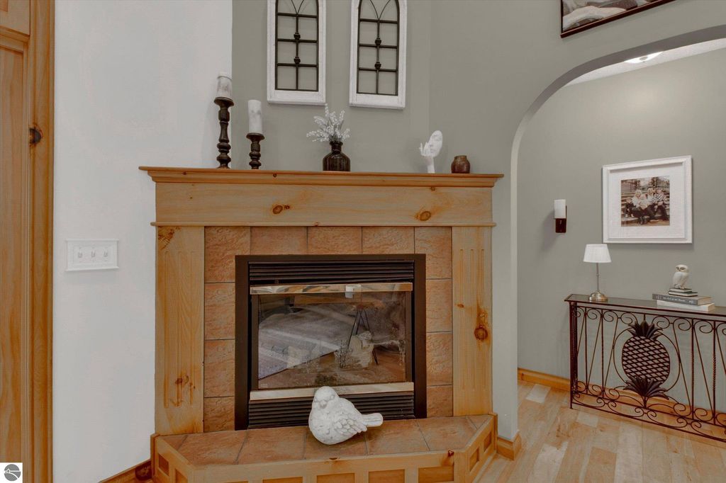 Image 13 of property listing at 104 N Andrea Lane, St Louis, MI 48880