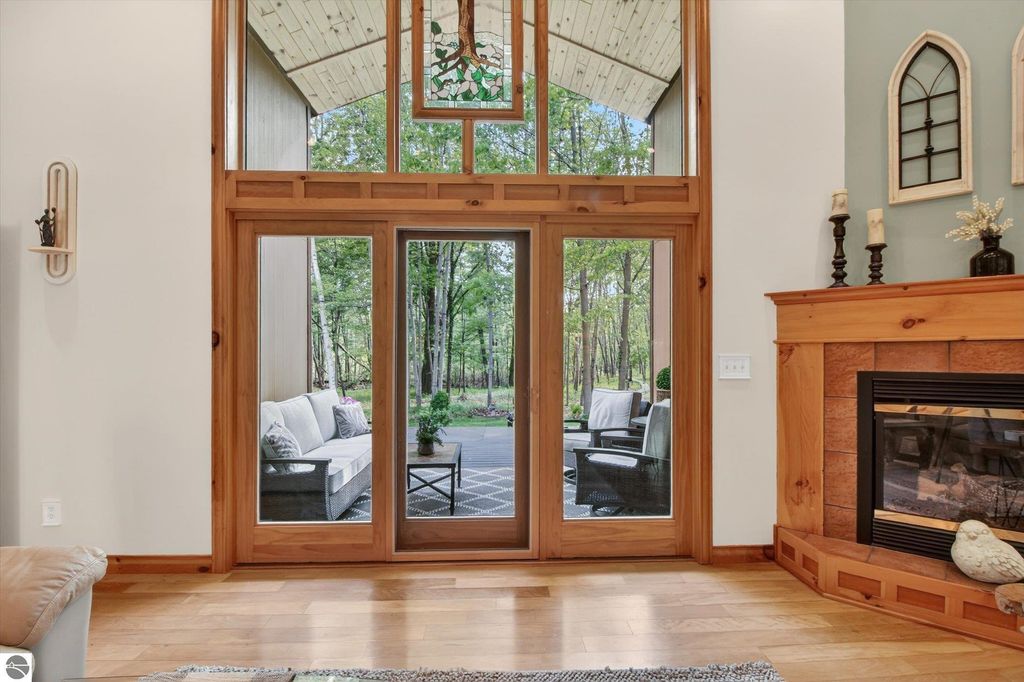 Image 15 of property listing at 104 N Andrea Lane, St Louis, MI 48880