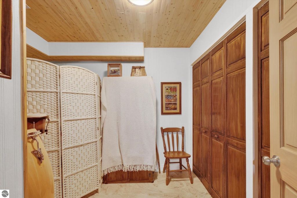 Image 37 of property listing at 104 N Andrea Lane, St Louis, MI 48880