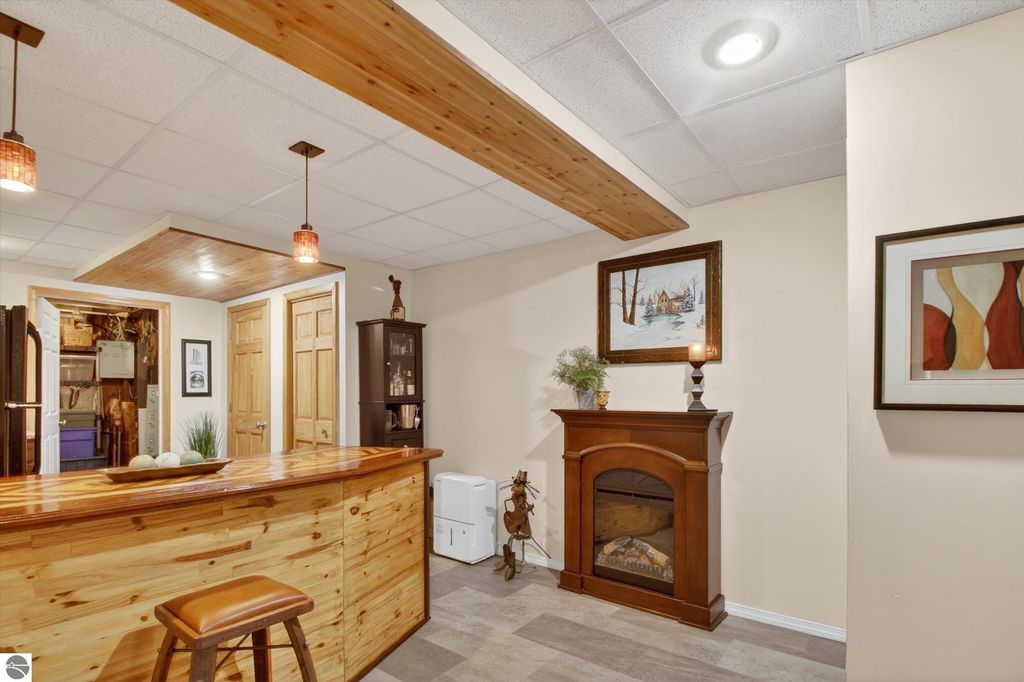 Image 38 of property listing at 104 N Andrea Lane, St Louis, MI 48880