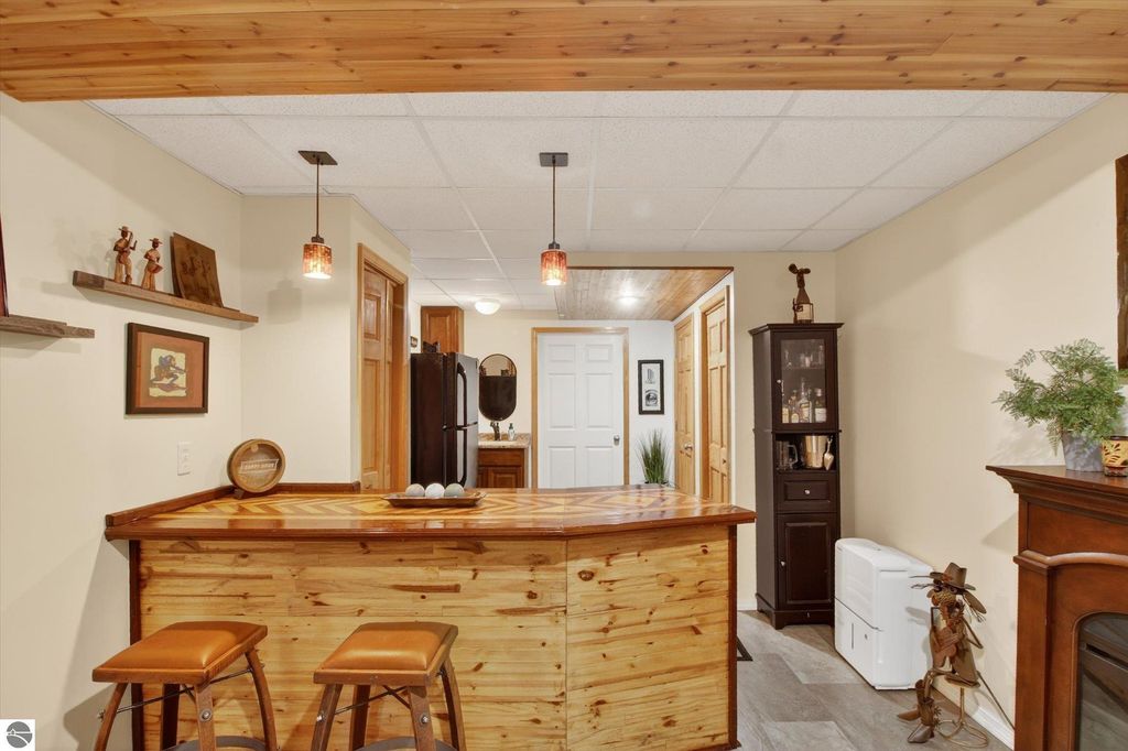 Image 39 of property listing at 104 N Andrea Lane, St Louis, MI 48880