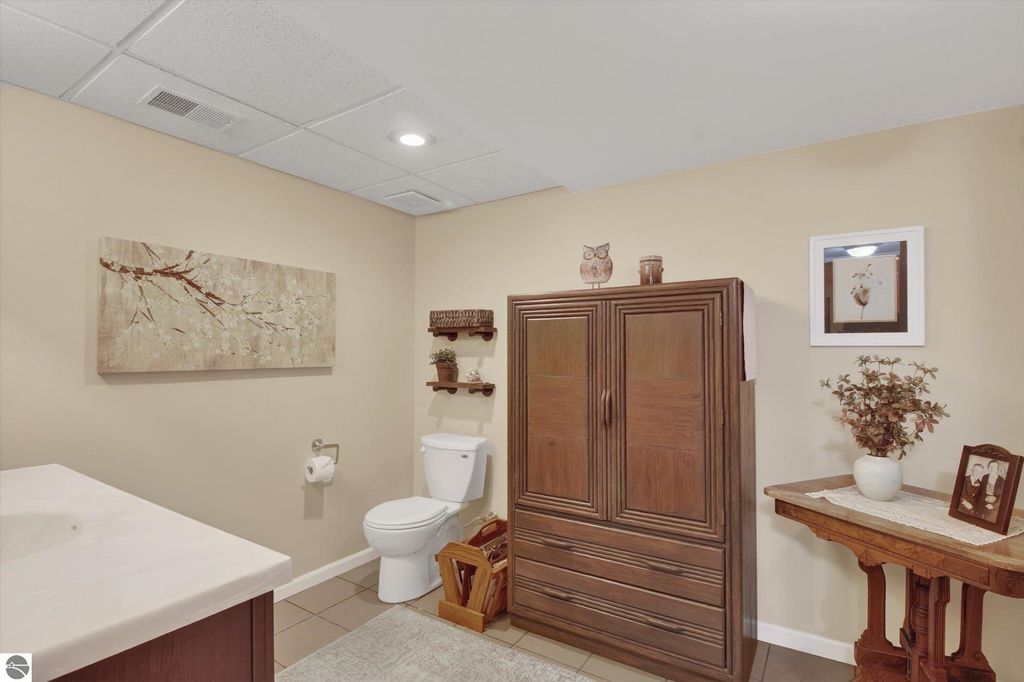 Image 43 of property listing at 104 N Andrea Lane, St Louis, MI 48880