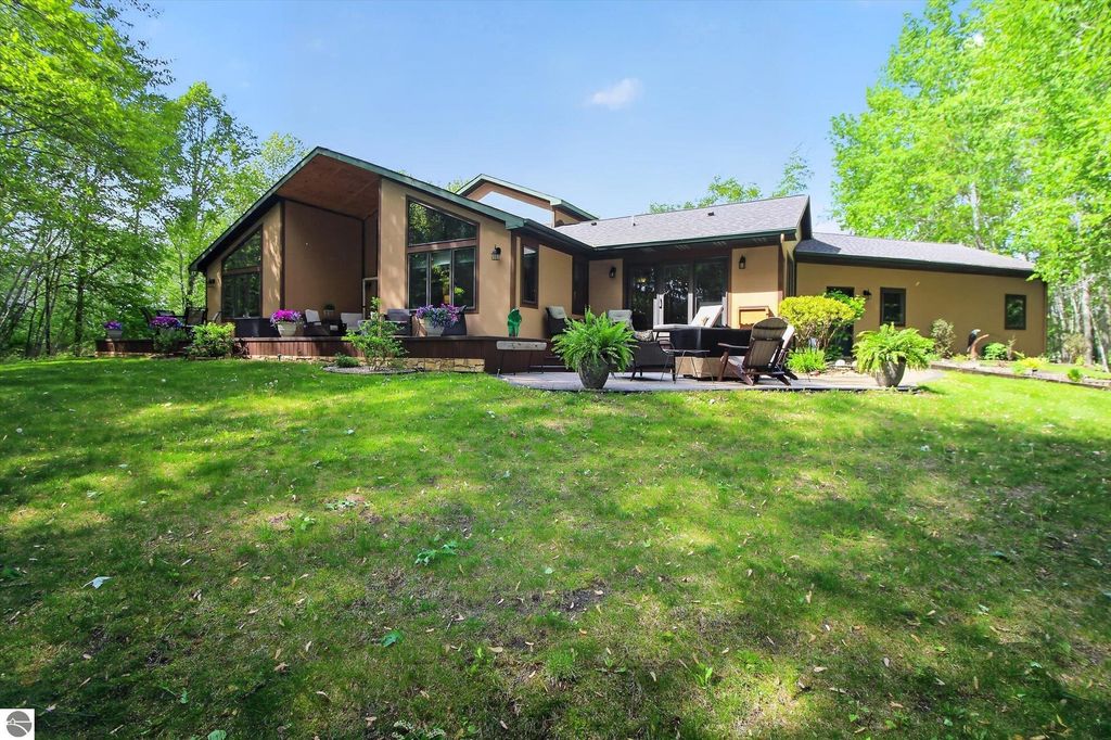 Image 52 of property listing at 104 N Andrea Lane, St Louis, MI 48880