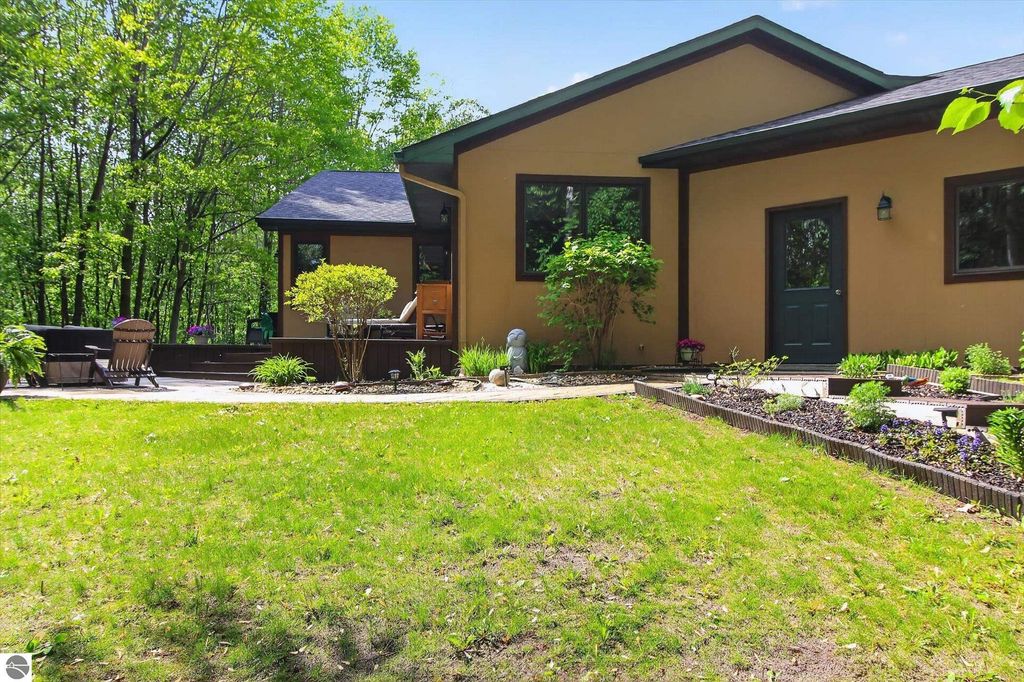 Image 53 of property listing at 104 N Andrea Lane, St Louis, MI 48880