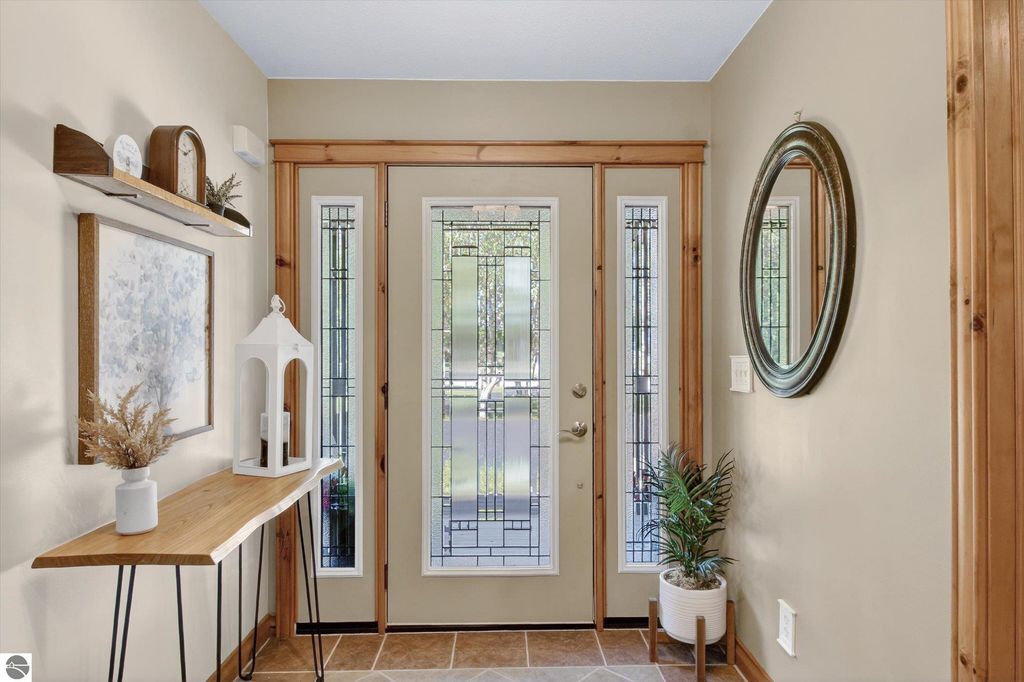 Image 6 of property listing at 104 N Andrea Lane, St Louis, MI 48880
