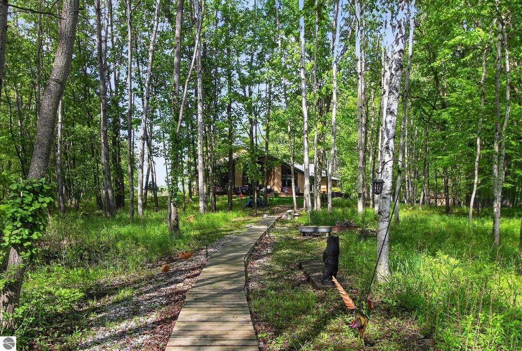 Image 66 of property listing at 104 N Andrea Lane, St Louis, MI 48880