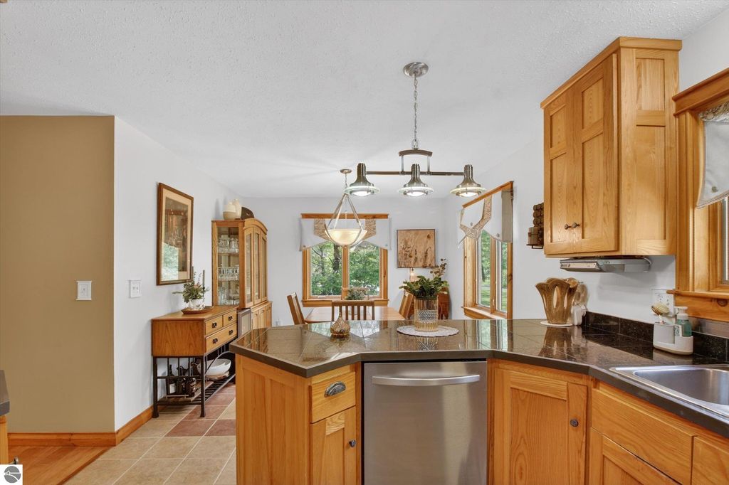 Image 9 of property listing at 104 N Andrea Lane, St Louis, MI 48880