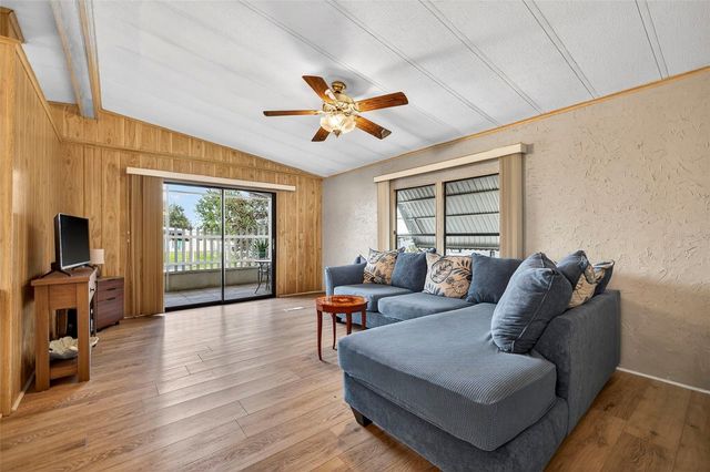 7880 54TH AVENUE N 38, St Petersburg, FL 33709