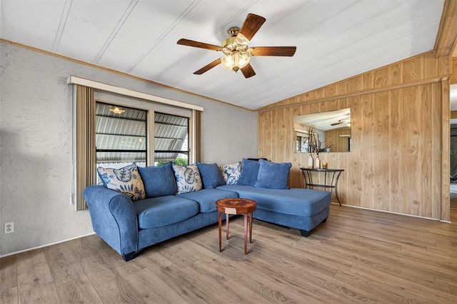 7880 54TH AVENUE N 38, St Petersburg, FL 33709