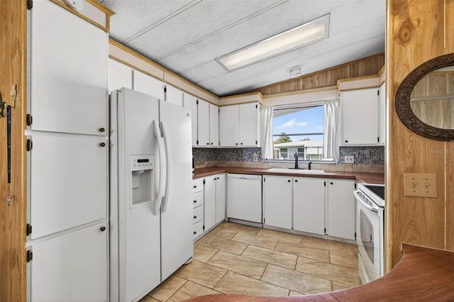 7880 54TH AVENUE N 38, St Petersburg, FL 33709