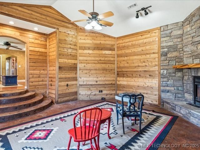 751 Christmas Lane, Claremore, OK 74017