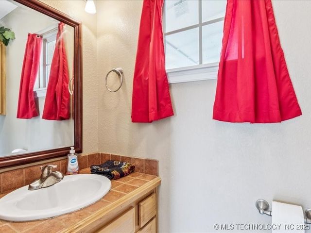751 Christmas Lane, Claremore, OK 74017