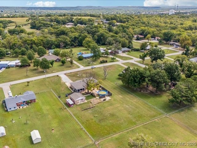 751 Christmas Lane, Claremore, OK 74017