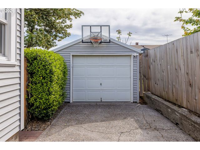 6128 N DENVER Ave, Portland, OR 97217