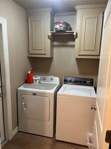 1022 Cardinal Drive, Richwood, TX 77566