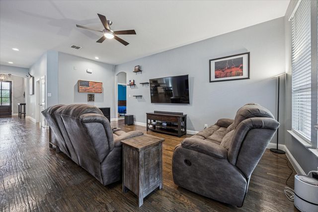 511 Ranchwood Drive, Justin, TX 76247