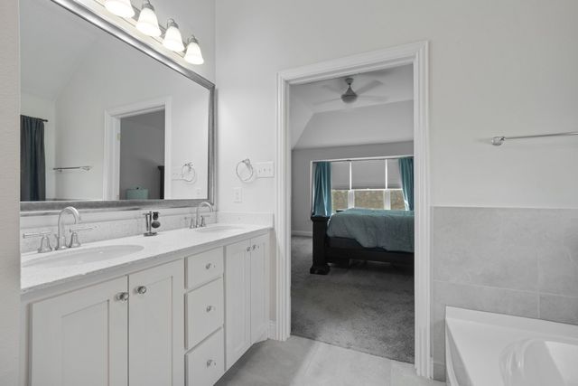 511 Ranchwood Drive, Justin, TX 76247