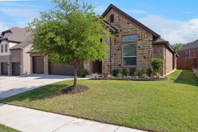 511 Ranchwood Drive, Justin, TX 76247