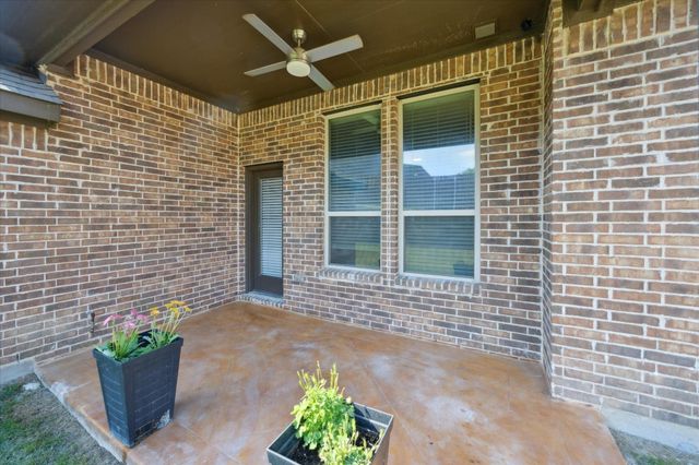 511 Ranchwood Drive, Justin, TX 76247