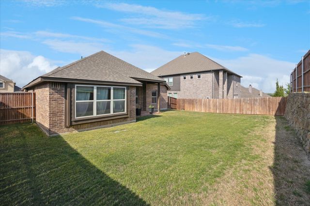 511 Ranchwood Drive, Justin, TX 76247