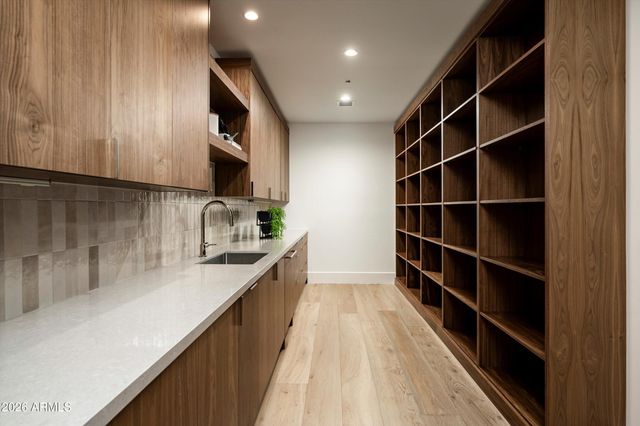 6748 E BERNEIL Lane, Paradise Valley, AZ 85253