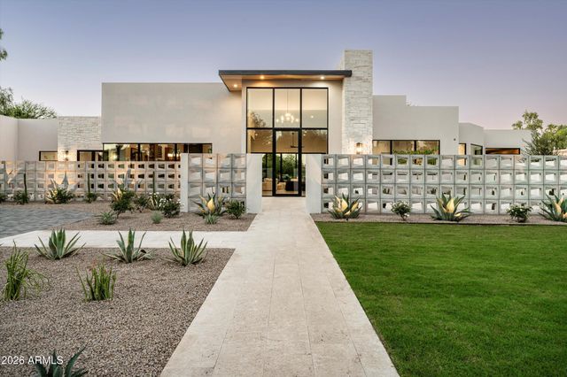 6748 E BERNEIL Lane, Paradise Valley, AZ 85253