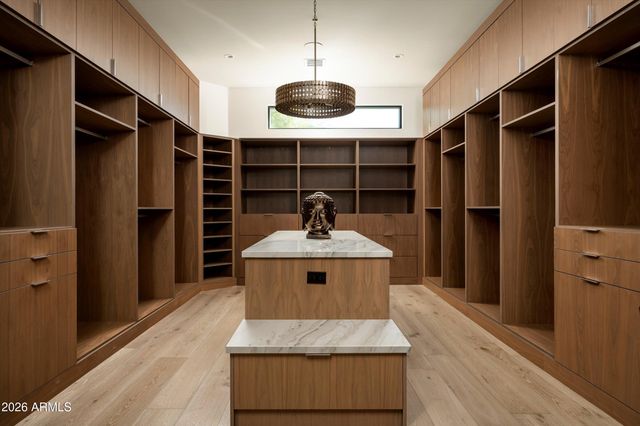 6748 E BERNEIL Lane, Paradise Valley, AZ 85253