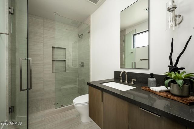 6748 E BERNEIL Lane, Paradise Valley, AZ 85253