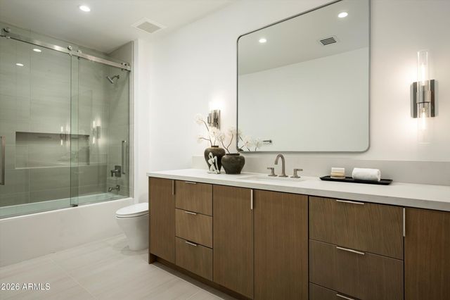 6748 E BERNEIL Lane, Paradise Valley, AZ 85253