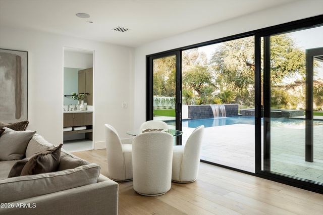 6748 E BERNEIL Lane, Paradise Valley, AZ 85253