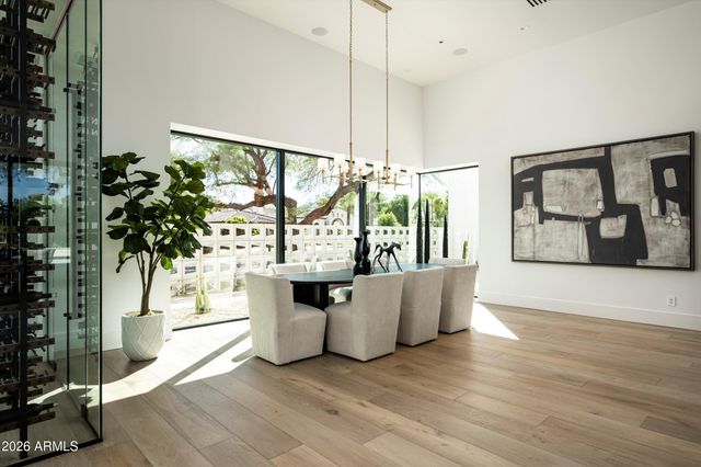 6748 E BERNEIL Lane, Paradise Valley, AZ 85253