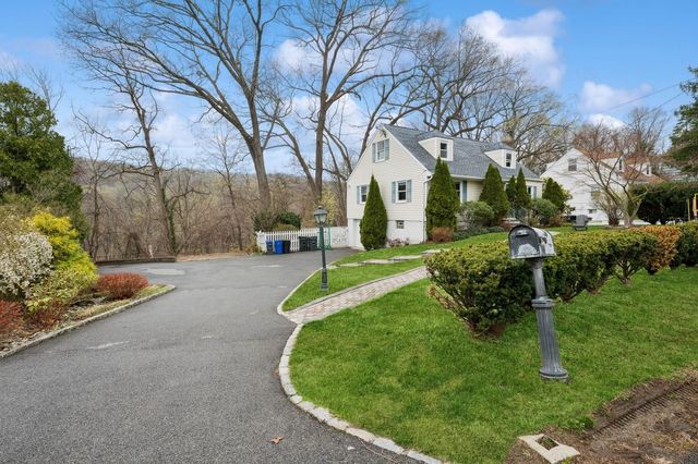 1164 Dobbs Ferry Road, White Plains, NY 10607