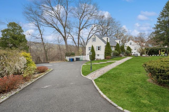 1164 Dobbs Ferry Road, White Plains, NY 10607