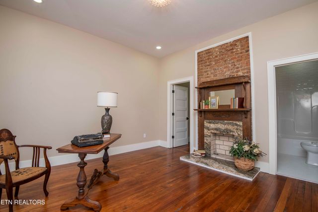 115 Roane St, Oliver Springs, TN 37840