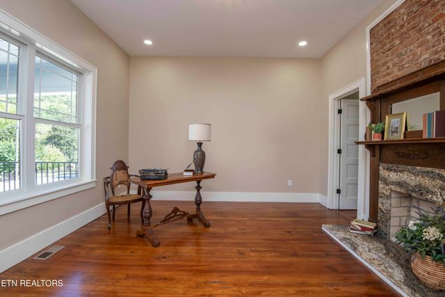 115 Roane St, Oliver Springs, TN 37840