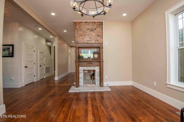 115 Roane St, Oliver Springs, TN 37840