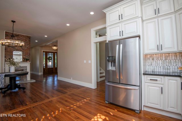 115 Roane St, Oliver Springs, TN 37840