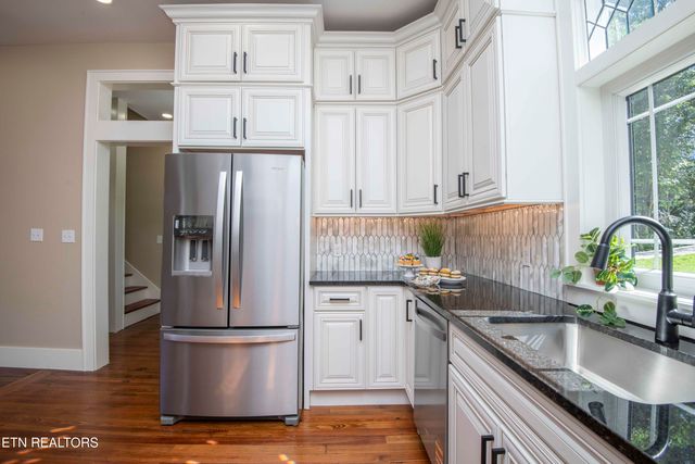 115 Roane St, Oliver Springs, TN 37840