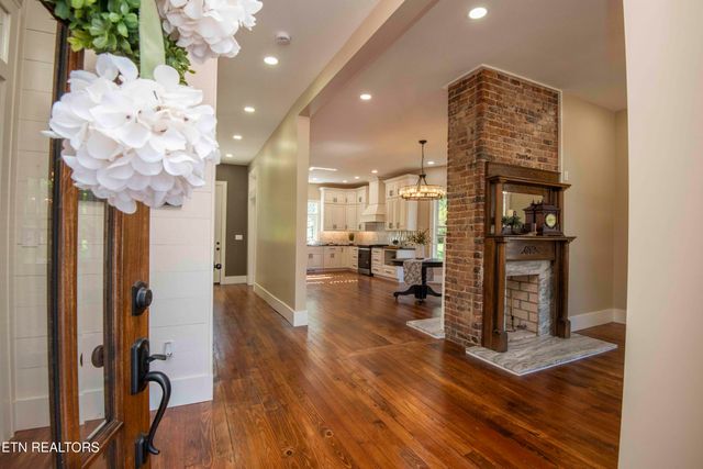 115 Roane St, Oliver Springs, TN 37840