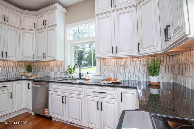 115 Roane St, Oliver Springs, TN 37840