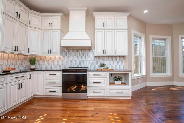 115 Roane St, Oliver Springs, TN 37840