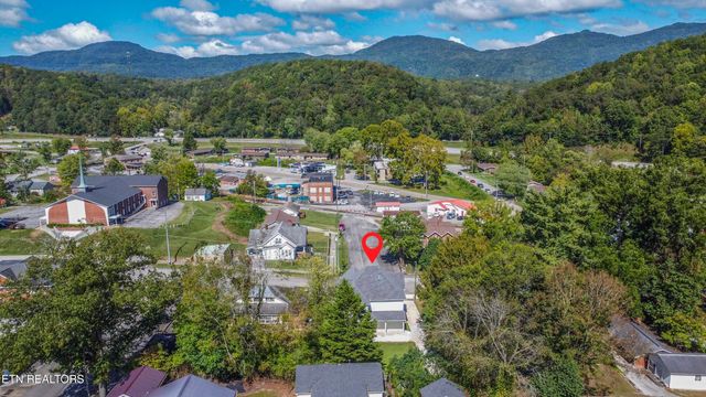 115 Roane St, Oliver Springs, TN 37840