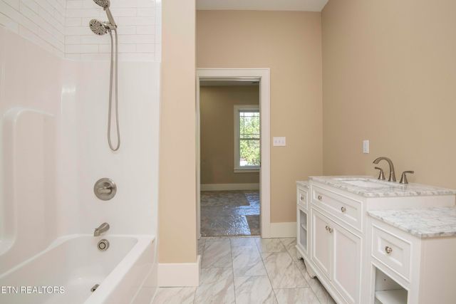 115 Roane St, Oliver Springs, TN 37840