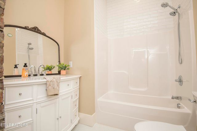 115 Roane St, Oliver Springs, TN 37840